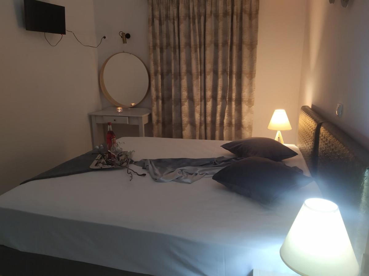 Aronis Apartments Benitses  Ngoại thất bức ảnh