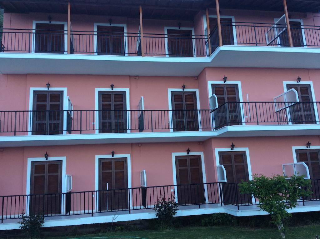 Aronis Apartments Benitses  Ngoại thất bức ảnh